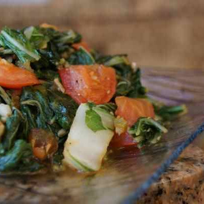 Bok Choy With Ginger and Tomatoes