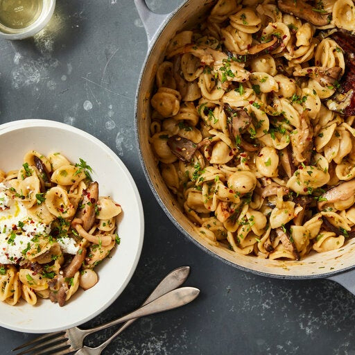 Creamy One-Pot Mushroom and Leek Pasta