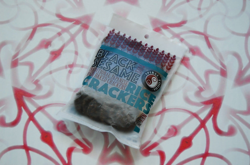 Brown Rice Crackers Black Sesame, Spiral (65g)