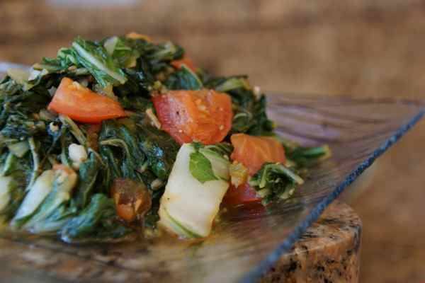 Bok Choy With Ginger and Tomatoes