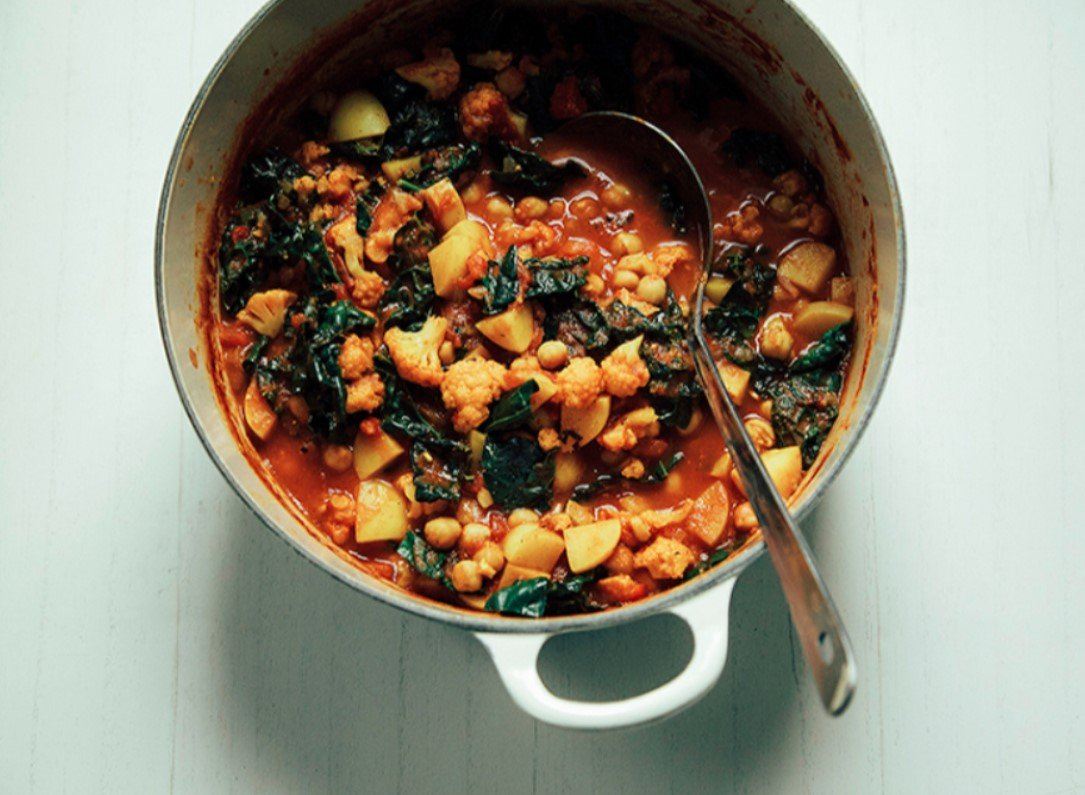 Cauliflower, Kale + Chickpea Curry Pot Recipe