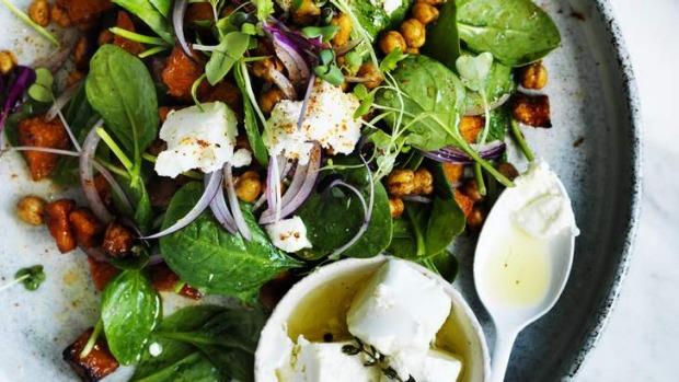 Pumpkin, spinach and roasted chickpea salad