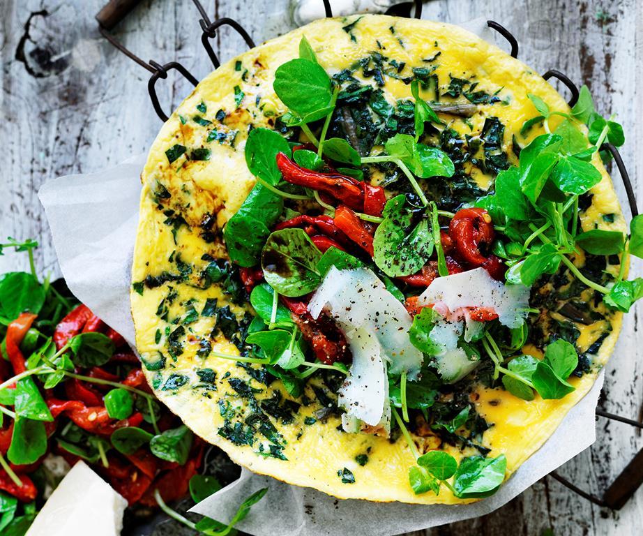 Silverbeet omelette with capsicum salad