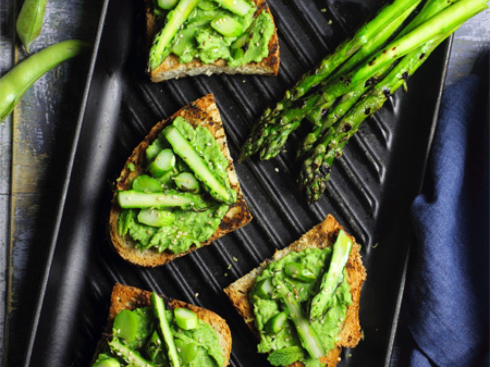 Grilled Asparagus on Toast With Broad Bean Pesto