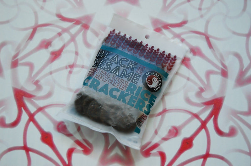 Brown Rice Crackers Black Sesame, Spiral (65g)