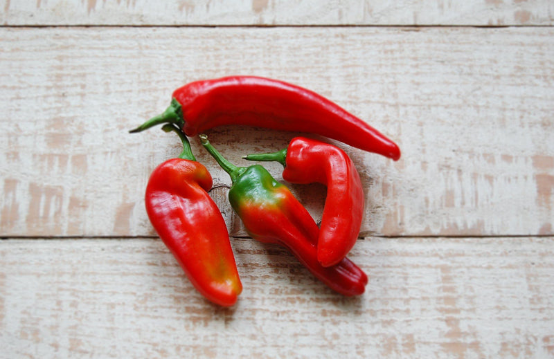 Red bullhorn capsicum 250g, long sweet organic variety | Food Garden